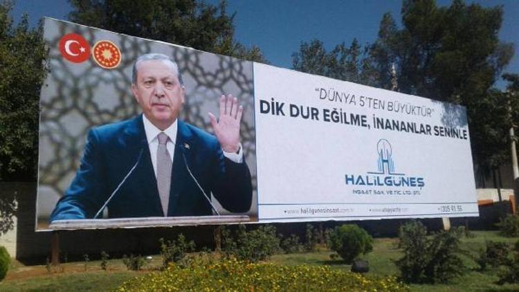 Erdoğanlı billboard reklamı yapan müteahhit FETÖ’den tutuklandı