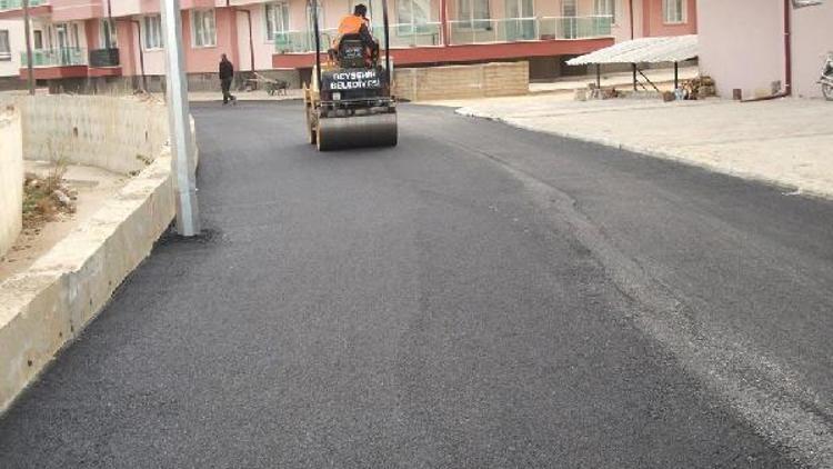Beyşehir’in merkez mahalleleri sıcak asfaltla tanışıyor