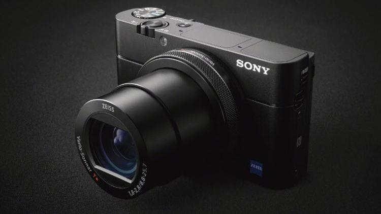 Sonyden yeni fotoğraf makinesi: RX100 V