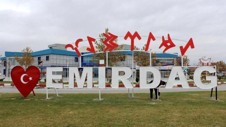 Emirdağ tabelalarına Göktürkçe eklendi