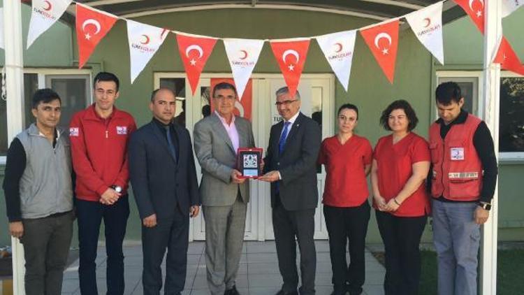 Kızılaydan Mehmet Ali Biliciye kan bağışına destek plaketi