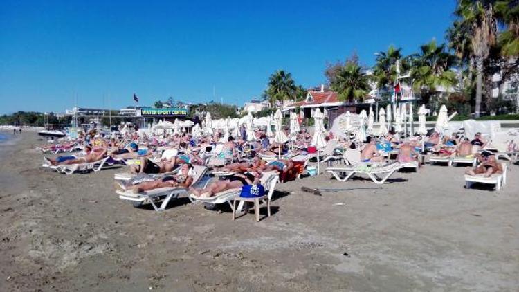 Manavgatta turistlerin deniz keyfi