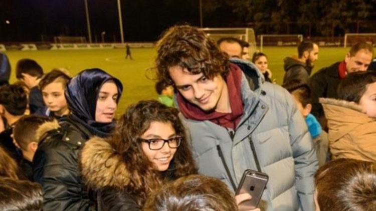 Enes Ünal bizim için bir kahramandır...