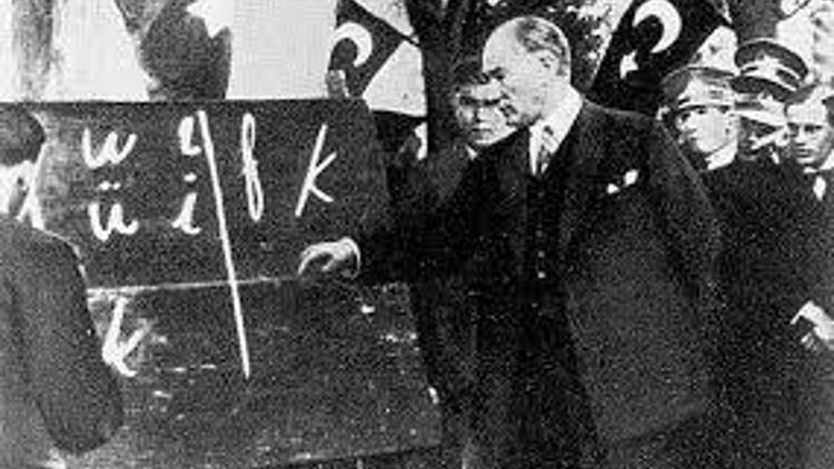 Başöğretmen Atatürk fotoğrafları sergisi
