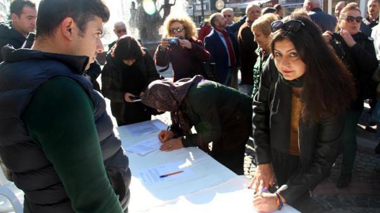 Edirnede CHPliler cinsel istismar yasa teklifine karşı imza kampanyası başlattı