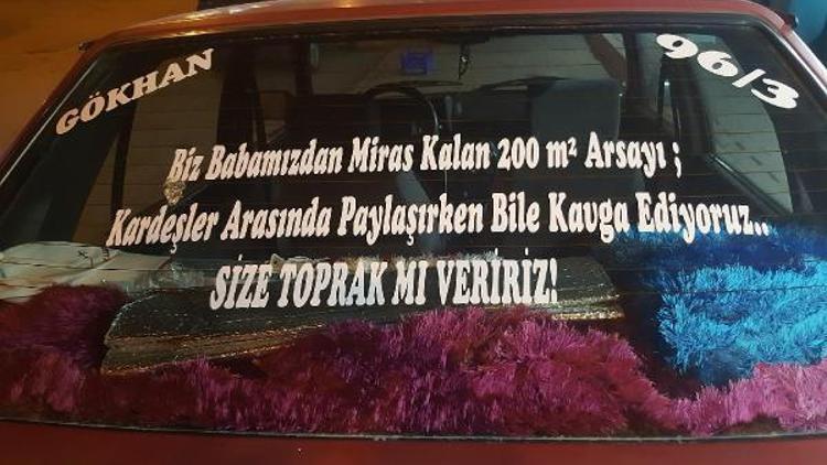 Otomobillerin camındaki düşündüren ve güldüren yazılar