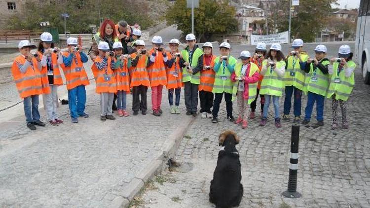 Öğrenciler çektikleri fotoğrafla değerlere vurgu yaptı