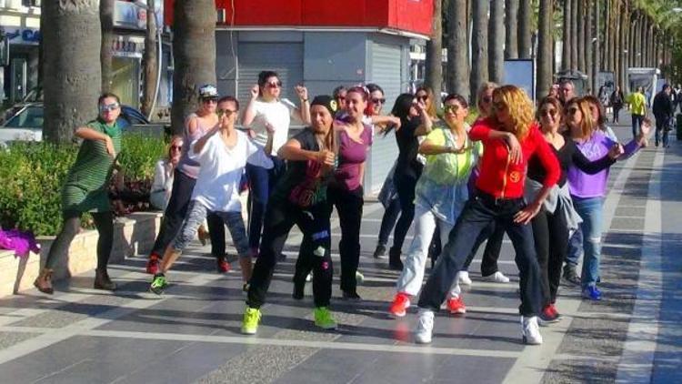 Can dostları için zumba gösterisi