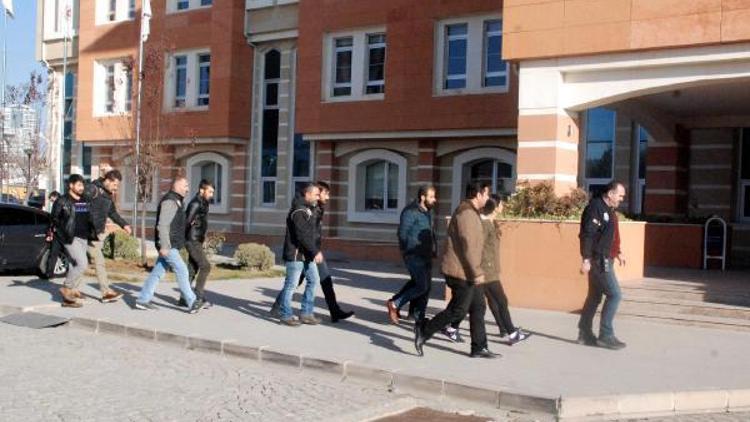 PKKdan gözaltına alınan 7 üniversiteliden 3ü tutuklandı