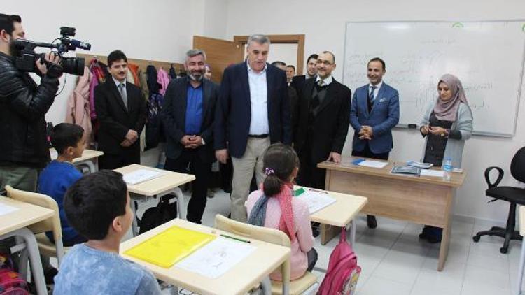 Depremzede esnaf için yapıldı, Suriyeli çocukların eğitim merkezi oldu