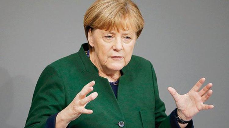 Merkel: Ankara ile diyalog  sürmeli