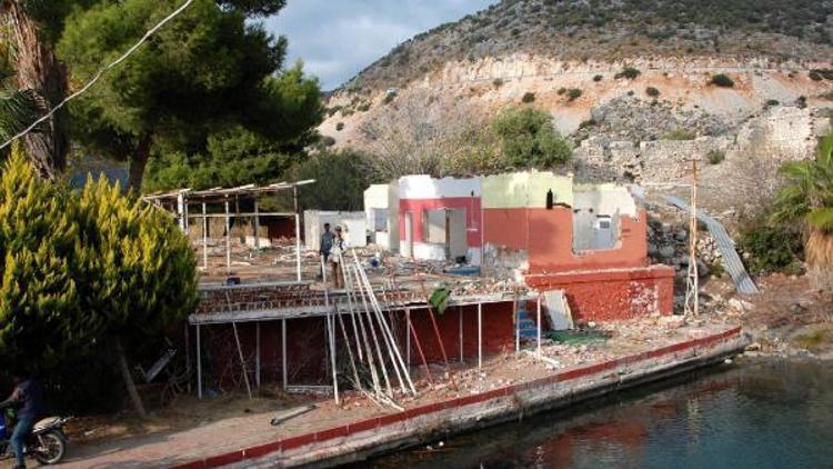 Belediye restoranı yıkılıyor