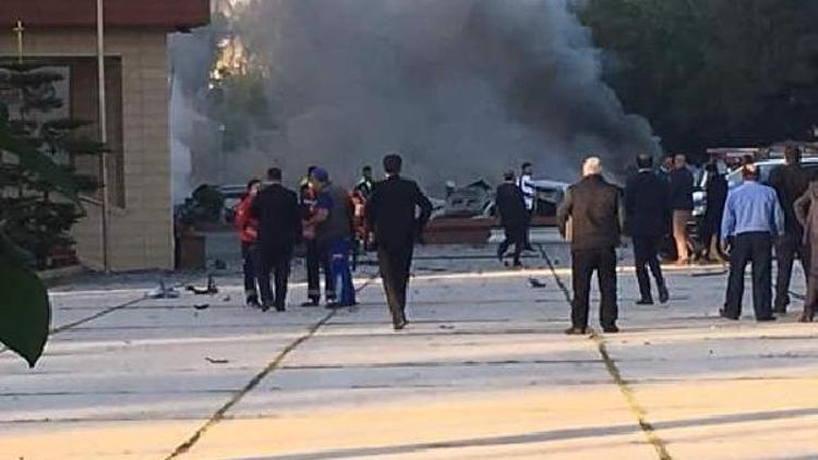Adana Valiliğine bombalı araçla saldırı: 2 ölü, 33 yaralı (4) - yeniden