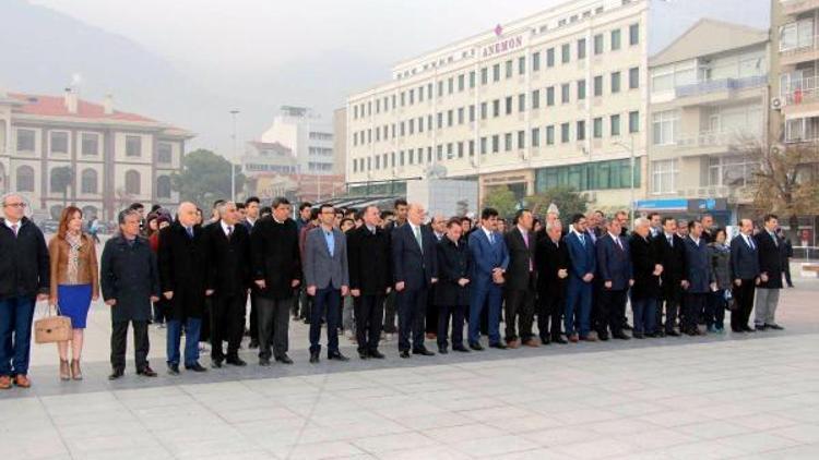 Şehit Halisdemirin Manisadaki öğretmenine çiçek