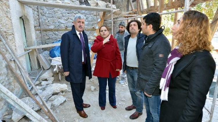 Çırmıktı Kebir Camiinde restorasyona devam