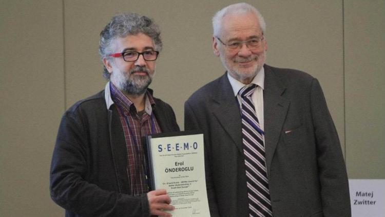 SEEMO gazetecilik ödülü Erol Önderoğlunun