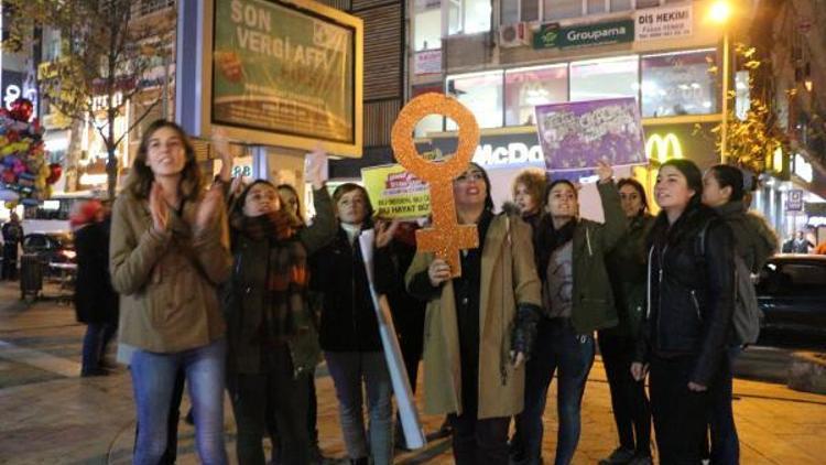 İzmitte polis kadınların basın açıklamasına izin vermedi