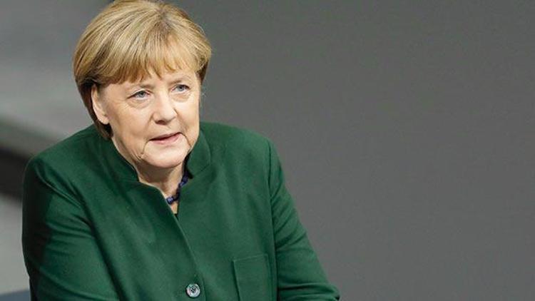 Merkel babasını Türk  kahvesiyle yumuşatmış