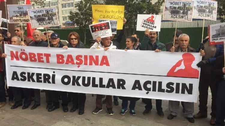 Beşiktaşta askeri okullar için sessiz çığlık eylemi