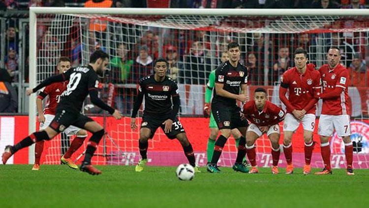 Hakan Çalhanoğlunun golü Leverkusene yetmedi