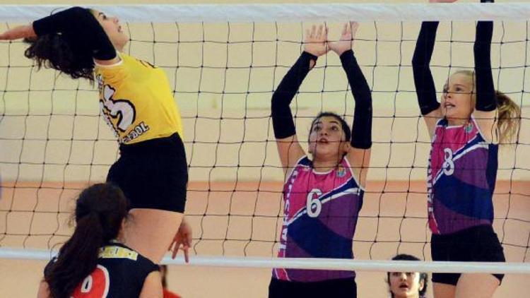 Kayseri Voleybol-Tarsus Belediyespor: 3-1