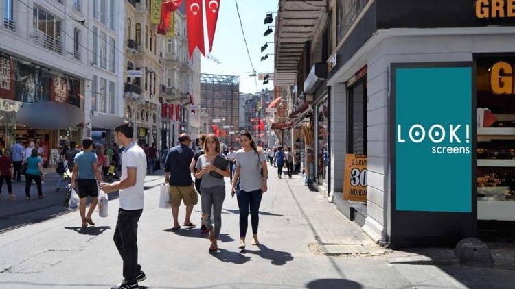 Beyoğluna pano yerine Megalight çözümü