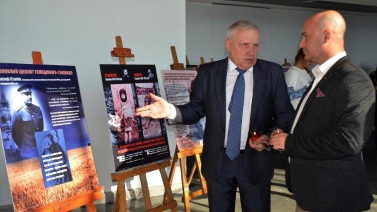 Ukraynalılar soykırım sergisi açtı
