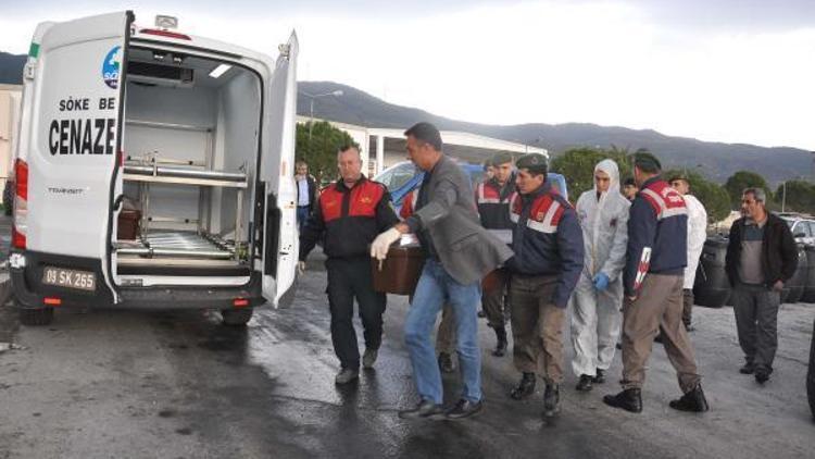 Otomobil traktöre çarptı: 2 ölü, 3 yaralı