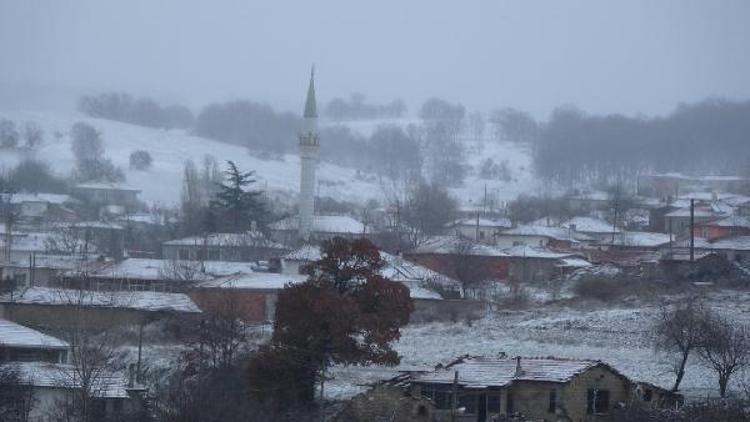 Kırklarelide kar yağışı başladı