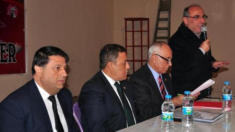 CHP milletvekilleri Bitlis’te görevden alınan memurları dinledi
