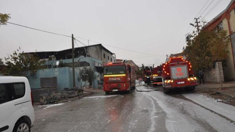 Gaziantepte, oyuncak fabrikasında yangın paniği
