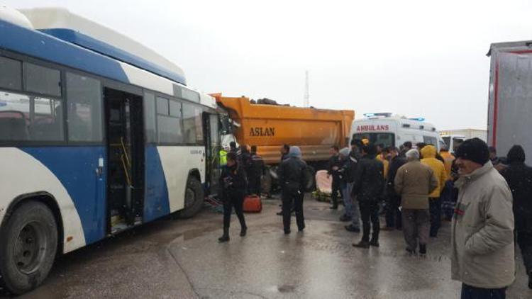 Ankarada trafik kazası: 11 yaralı