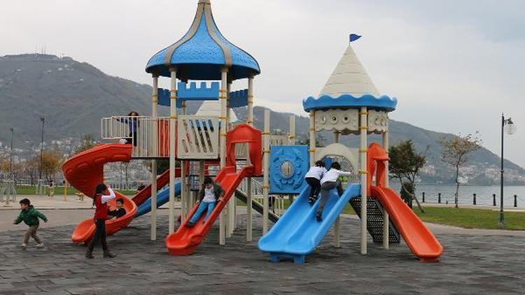 Büyükşehir Belediyesi’nden çocuklar için yeni oyun parkları kuruluyor