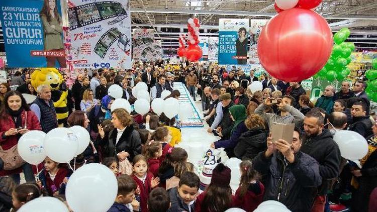 Türkiye’nin ilk hipermarketi İçerenköy CarrefourSA, 23. yılını kutladı