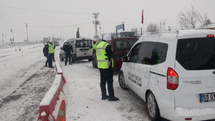 Kars’ta kış lastiği uygulaması