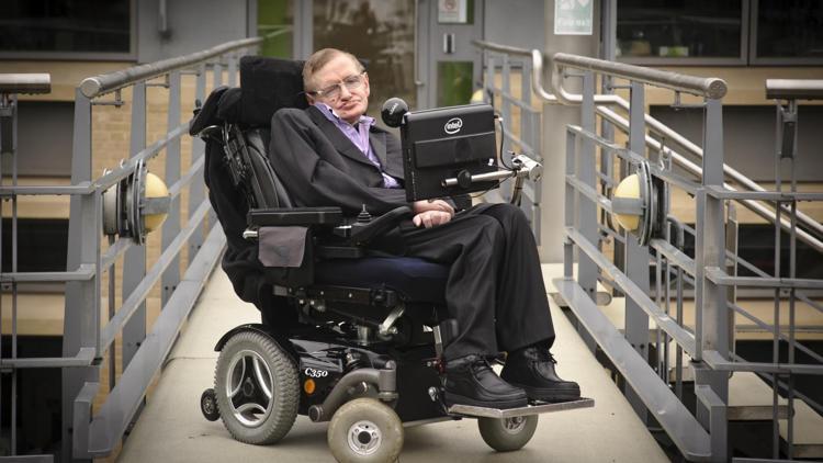 İngiliz fizikçi Stephen Hawking Romada hastaneye kaldırıldı