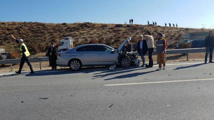 Ak Parti milletvekili Tezcan ve eşi kazada ölümden döndü (2)- Yenisi