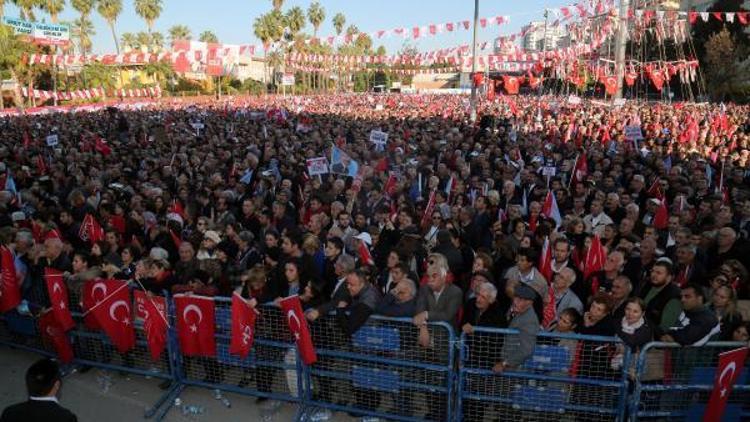 Kılıçdaroğlu: Darbe fırsatçılığı yapan, karşı darbe gerçekleştirmek isteyenlere de karşıyız (2)