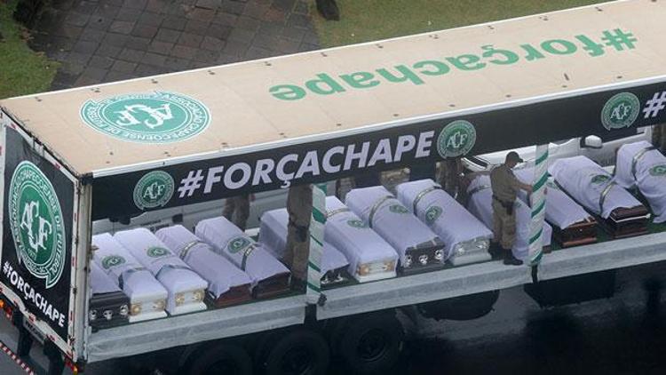 Chapecoense için stadyumda düzenlenen törene binlerce kişi katıldı