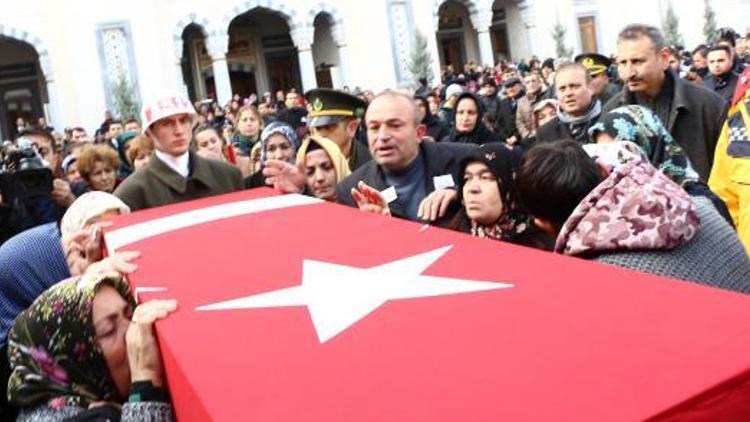 Şehidin annesi Hatice: Canım oğlum senin için dik duruyorum