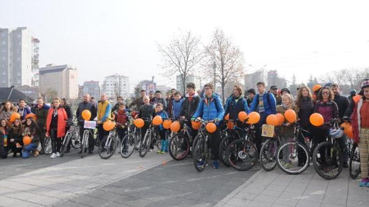 Kadına yönelik şiddetin son bulması için pedal çevirdiler