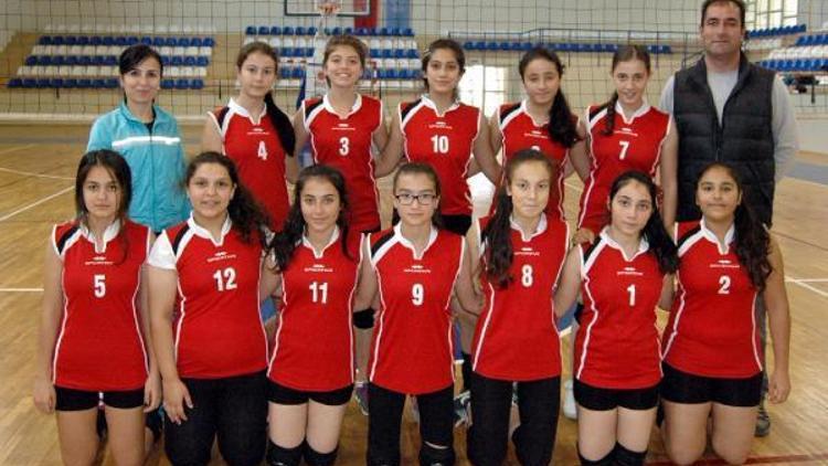 Manavgatta voleybol karşılaşmaları başladı