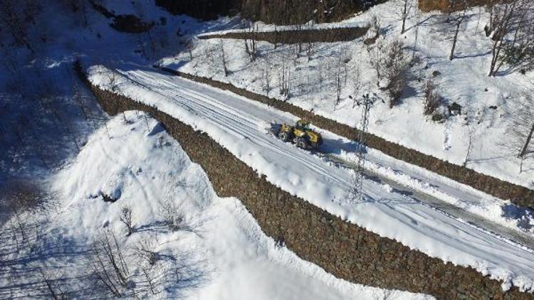 Trabzon’da kar mücadelesi sürüyor