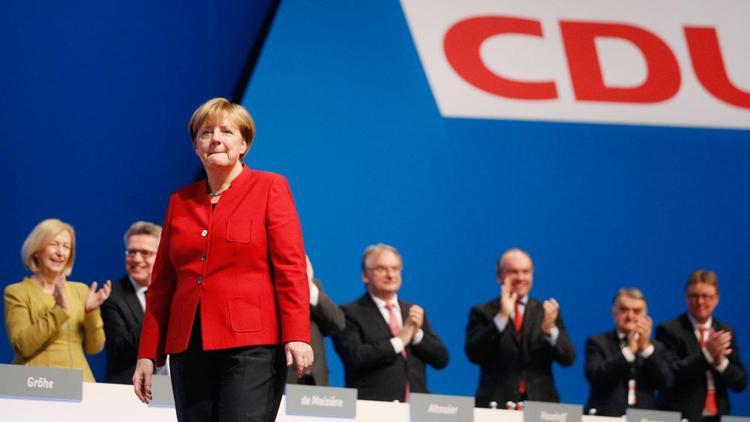 Merkel: Kimse vatanını isteyerek terk etmiyor