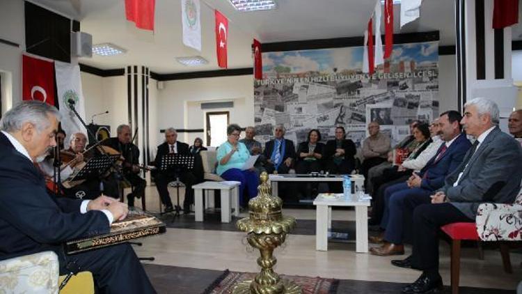 Başkan Demirel, Emekli Evinde emeklilerle sohbette