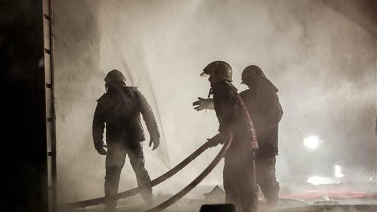 Ankarada korkutan yangın... Maddi hasar büyük