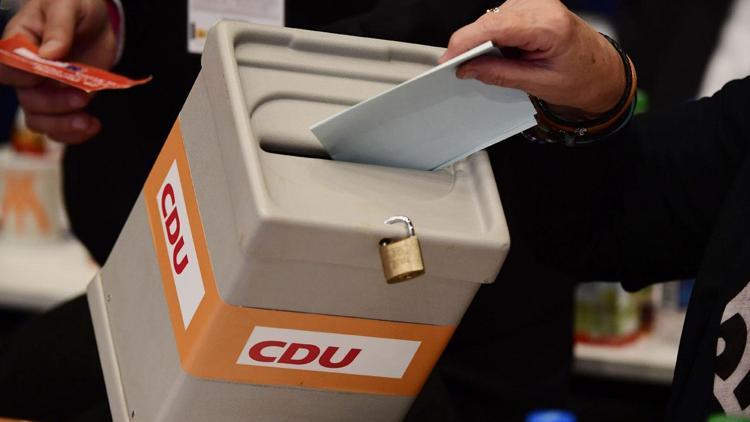 CDU ‘opsiyon model’e geri dönmek istiyor