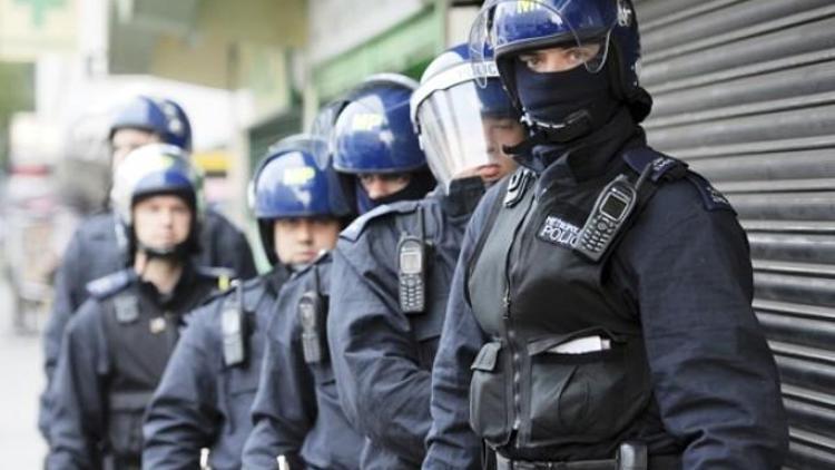 İngiltere ve Gallerde yüzlerce polis cinsel istismarla suçlanıyor