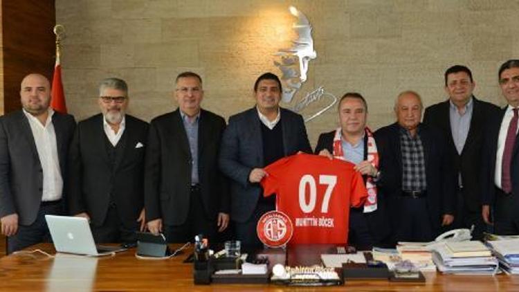 Başkan Böcek: Antalyasporun yanındayız