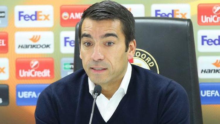 Van Bronckhorst: Çok büyük hatalar yaptık